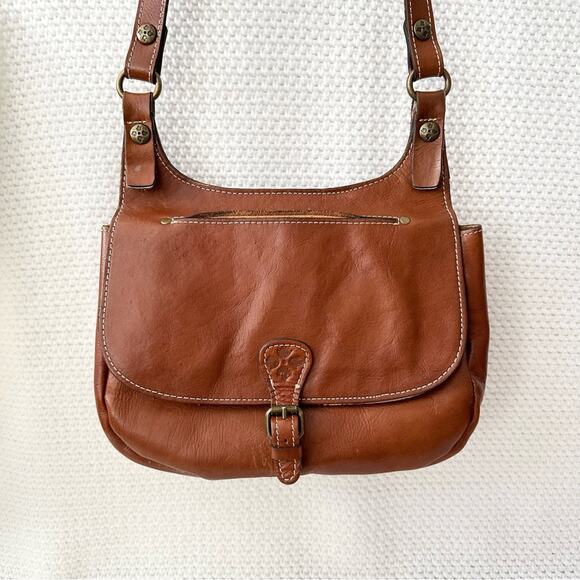 Patricia Nash London Heritage Collection Cognac Smooth Leather Saddle Crossbody - Picture 7 of 16